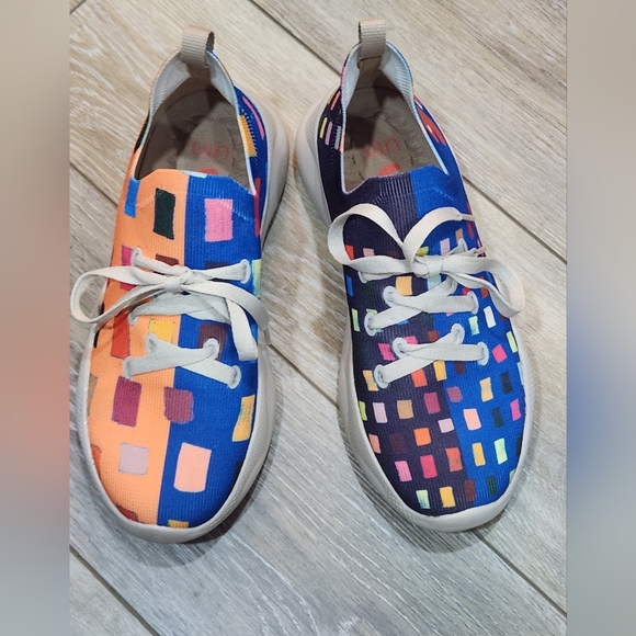 UIN Art size 6 Women’s Lightweight Superior Arch Support Slipon Travel Shoes - Picture 5 of 9